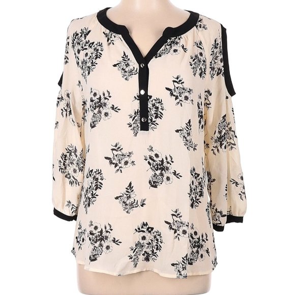 Jennie & Marlis Tops - NWT - Jennie & Marlis Floral Blouse